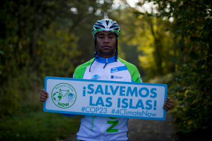 La desesperada petición de un fiyiano: "¡Ayudadnos a salvar las islas!"